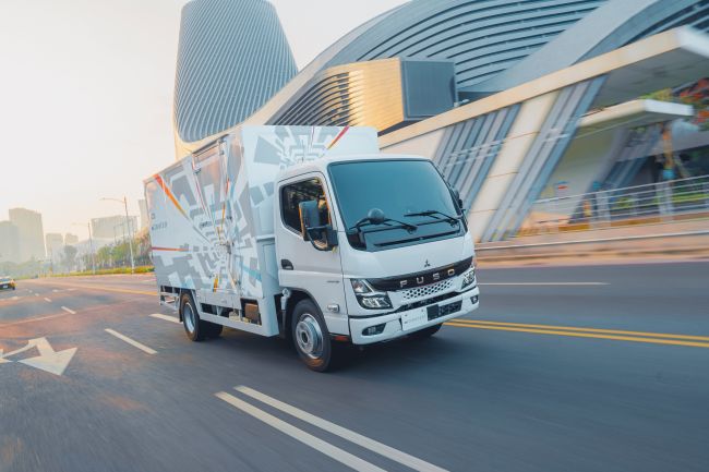 「扛霸系 HERO」領航！助運匠開春再升級 FUSO 推「FUSO 霸主禮遇三重奏」、「eCanter 純電風雲貨卡 好禮二選一」 雙重購車優惠 全車系享 5 年 20 萬公里業界超強原廠保固