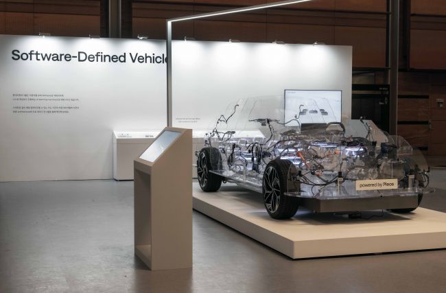 韓國科技發威---Hyundai 發表全新車載作業系統 Pleos