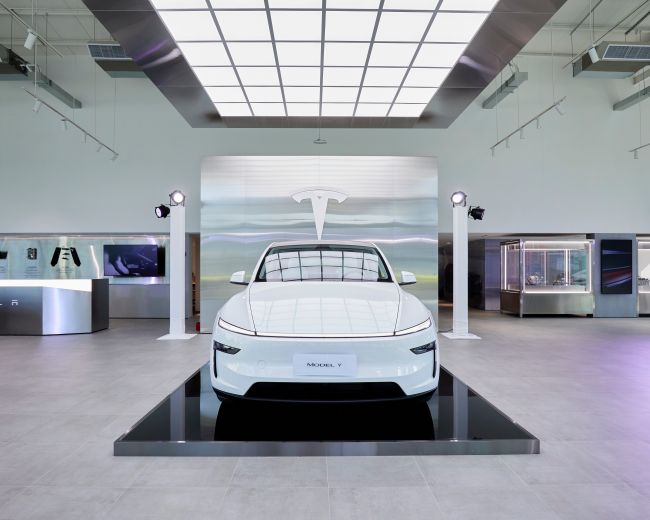 最暢銷純電休旅「全新 Model Y 」台灣登場  Tesla 北台灣最大據點南港服務體驗中心首度亮相