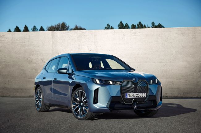 再立純電標竿 引領科技與豪華美學新境 全新BMW iX 豪華純電旗艦休旅 正式上市 定義未來座駕格局