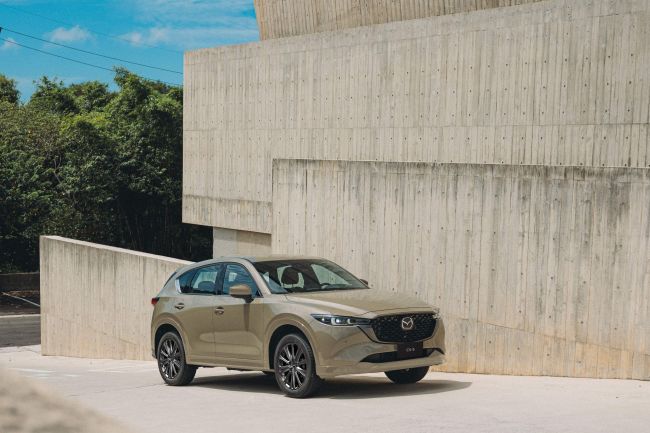 安心加乘  盛夏入主 MAZDA 限時升級最高 7 年原廠保固再享百萬元 0 利率 體驗人馬一体駕馭魅力  即刻試乘享限量 MAZDA COLLECTION 品牌托特包