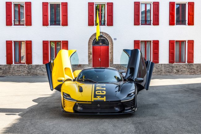 傲人7.95億台幣落槌汽車拍賣聖殿 2025圓石灘蘇富比拍賣會 Ferrari Daytona SP3改寫最高價新車紀錄