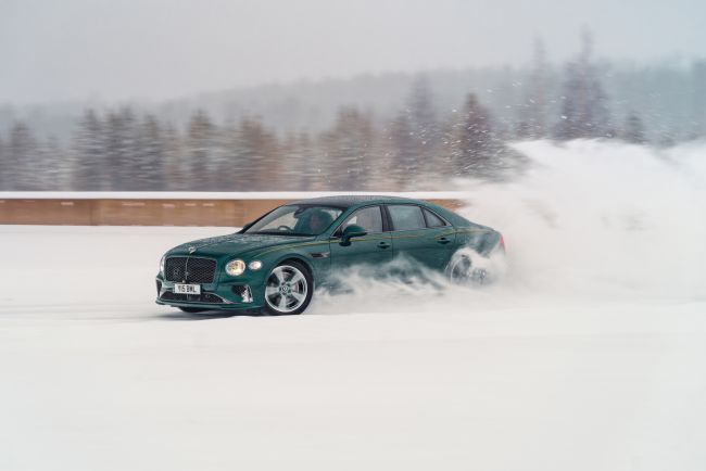 不只是奢華行宮 更是雪地賽道紀錄王者 Bentley Flying Spur Speed