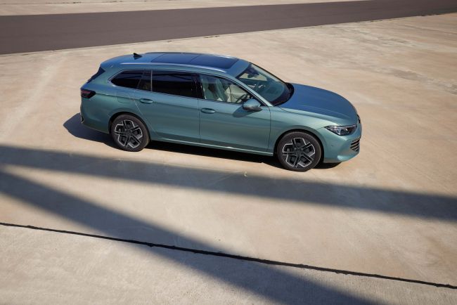 26年式The new Tiguan首度導入前後廠徽光標定位燈 Volkswagen 旗艦旅行車The new Passat同步登場