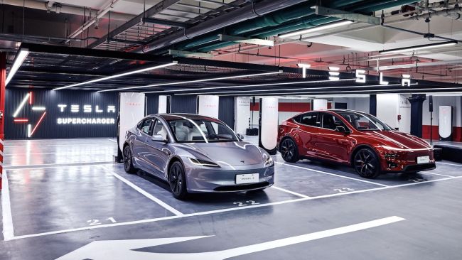 Tesla 啟用全台最大 V4 超級充電站 台北大巨蛋限時三天免費充電