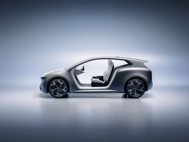 傳承品牌高效能設計優勢 但售價更親民的三款產品即將問世 Lucid展示全新中型車輛平台