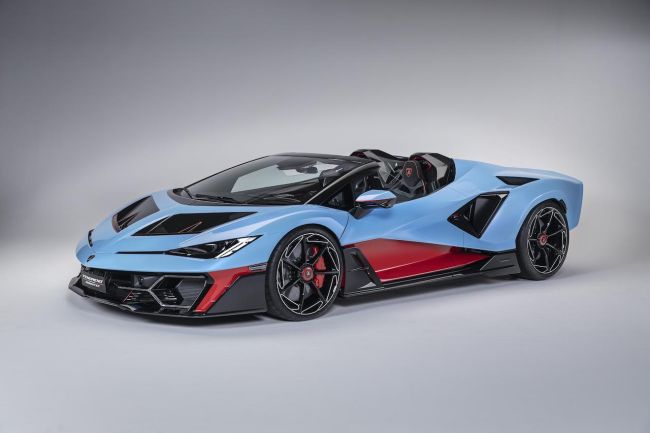 【全球限量15輛的最強『上空』蠻牛降臨！Lamborghini Fenomeno Roadster成品牌最速Few-Off敞篷！】