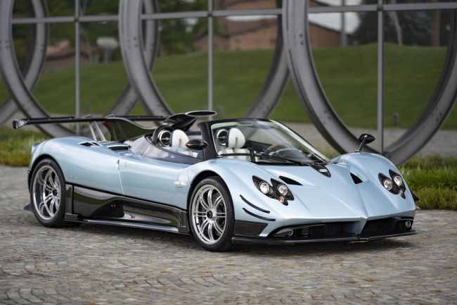 【Zonda 不死!Pagani於科莫湖展示全新客製之作Zonda Cervino再創車系新風貌!同場加映完美修復的Zonda C12 S展現經典之美!】