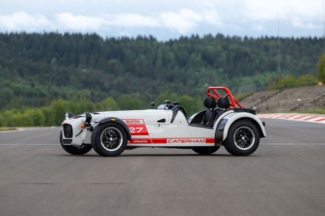 【致敬『綠色地獄』！Caterham 推出限量百台Seven 420 Nürburgring Edition 以特調懸吊、乾式油底殼勇闖紐柏林賽道！】