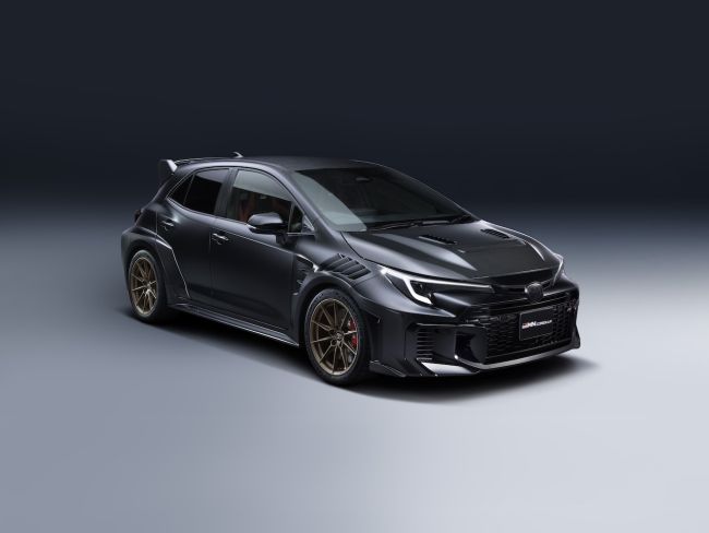 【拆掉後座瞄準紐北!Toyota GR旗下第二輛GRMN公路版賽道車款GRMN Corolla正式亮相!「一限制」恐令全球車迷再度心碎?】