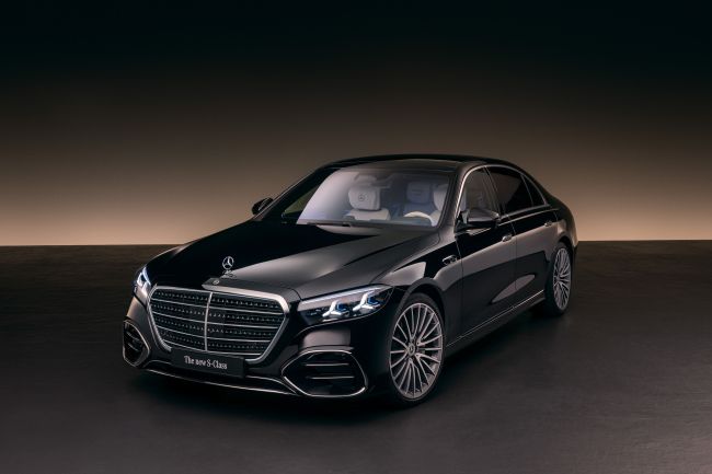 正式上市前，罕見提前公布建議售價 全新S-Class 與 Mercedes-Maybach S-Class 即日起開放預訂