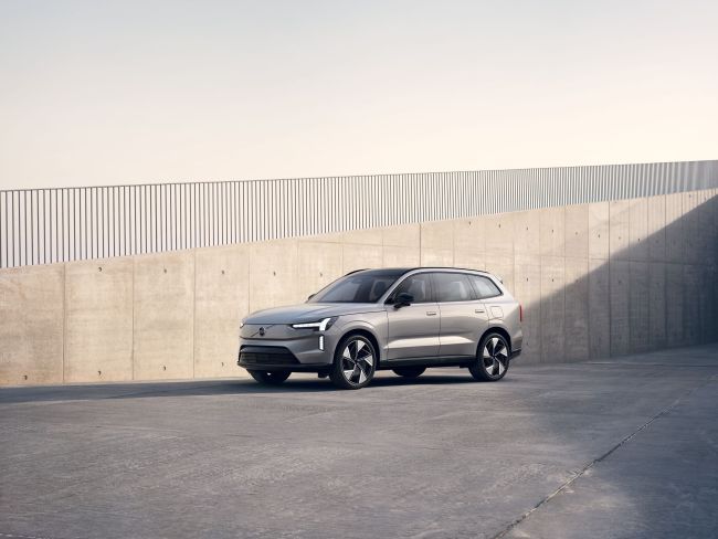 純電旗艦 為家庭而生 VOLVO EX90 預售正式啟動 首波接單 299 萬元起 開啟台灣菁英家庭純電七座移動新篇章