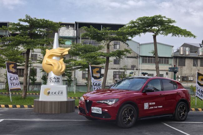 義式性能再獲肯定！Alfa Romeo 榮獲《2026 車訊風雲獎》雙料大獎 運動轎跑 Giulia、性能休旅 Stelvio 強勢稱霸進口豪華中型級距