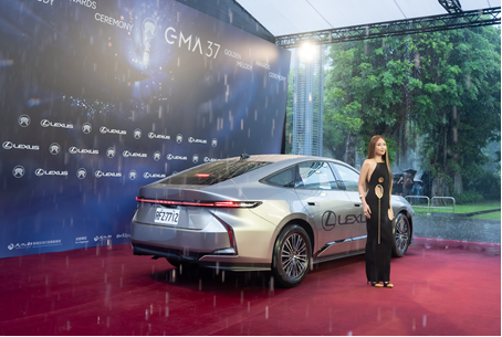LEXUS 尊榮車隊串聯金曲37星光時刻 以豪華移動體驗成就藝人登場前的關鍵篇章
