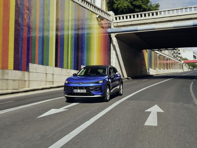 歐洲冠軍休旅Volkswagen The all-new T-Roc 蛻變來襲  科技空間全面躍進 質感斜背跑旅再創新局 極夜曜影版同步預售