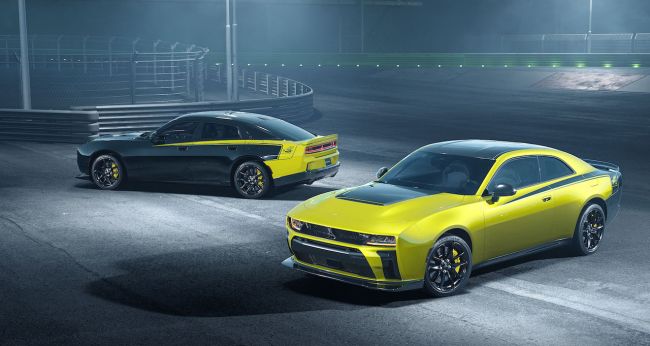 【600匹史上最強狂蜂首發登場！Dodge Charger Super Bee不只回歸燃油教派 更要超越歷代前輩 雙渦輪直六性能直逼V8地獄貓！】