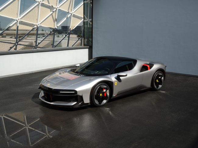 圓石灘車展豪車遍野 但全球獨一無二的Ferrari CZ26總夠特別了吧!