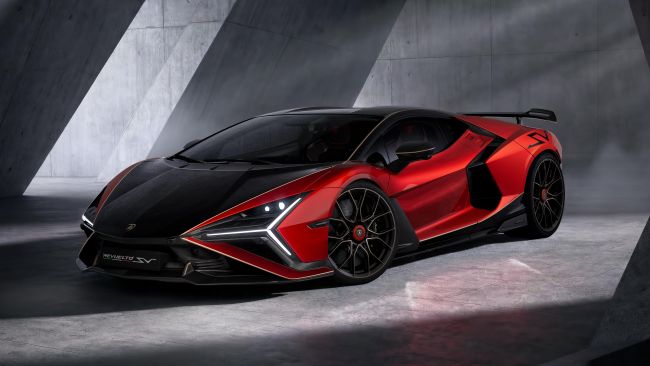 Lamborghini Revuelto SV: 顛覆線型極限，開啟駕馭的量子躍進
