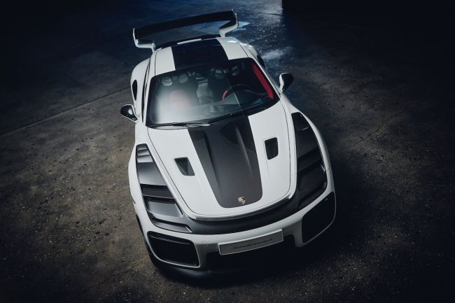 【真・911 Slantnose回歸!Porsche 打造以GT2 RS為基礎的Flachbau RS One-Off頂級訂製姿態強勢降臨圓石灘車展!】