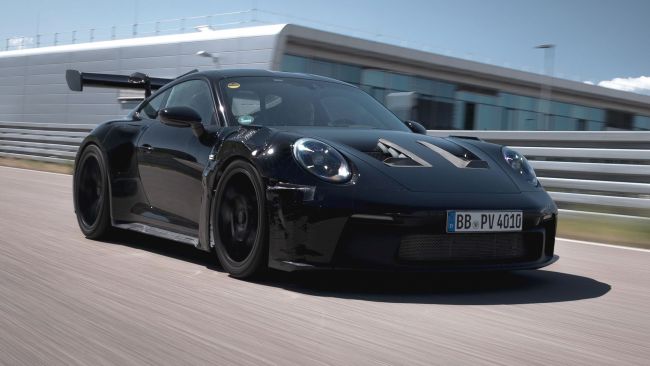 正式宣布8月17日公開！威武鬥神全新Porsche 911 GT3 RS熱身中！