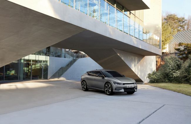 全球車壇一致肯定，The Kia EV6接連榮奪各大獎項 限量現車即刻入主，與EV6共創永續移動未來