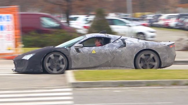 車頭增設大型氣流導口、車尾疑似加長？Ferrari SF90神秘測試版本現身