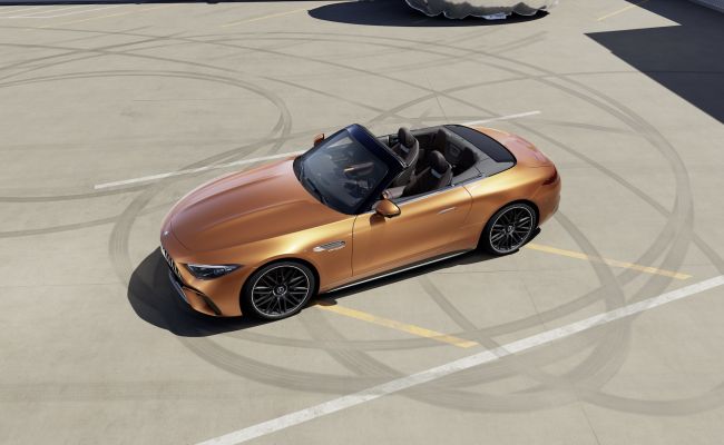 Mercedes-AMG SL 63 MANUFAKTUR Big Sur在圓石灘車展亮相：一款以太平洋海岸日落為靈感的特別版車型
