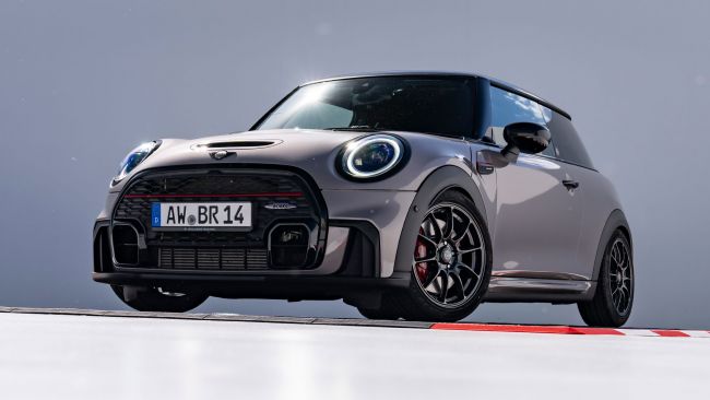 歡慶24小時耐力賽亞軍 MINI JCW Bulldog Racing Edition把KW V3避震、OZ輪圈和內裝輕量化都改好了