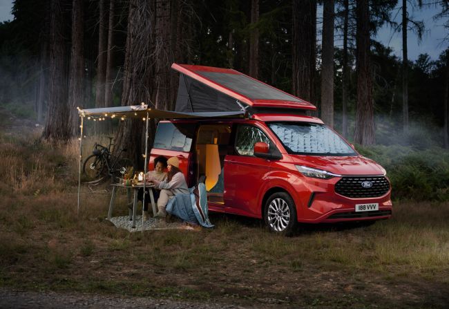Ford推出全新Nugget露營車，插電式混合動力系統首次亮相