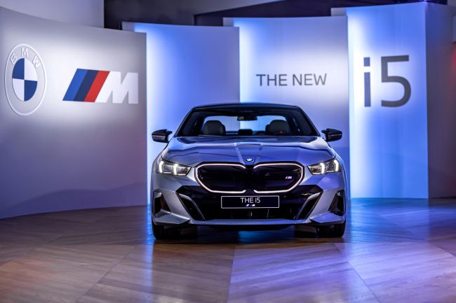 全新首創BMW i5純電豪華房車  帶領眾人 超馭想像