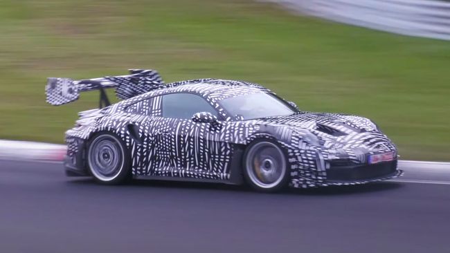 無意遜色於原廠GT3 R賽車 Manthey 911 GT3 RS身扛超大垂直翼 預備出閘