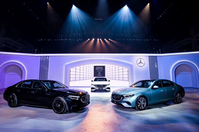 The New E-Class. 智 在於你  年度重量級豪華房車 E-Class 正式登場，旅行車同步亮相！