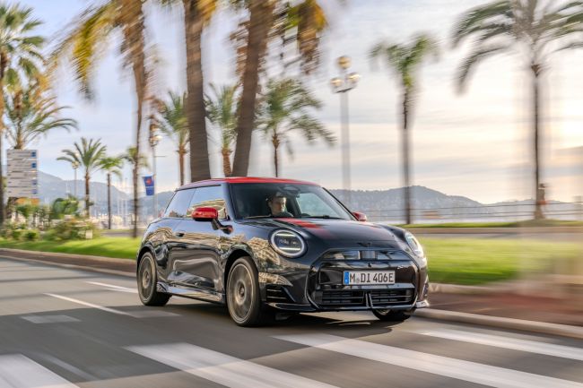 熱血少了點 但帥氣多了點 MINI Cooper SE JCW Trim