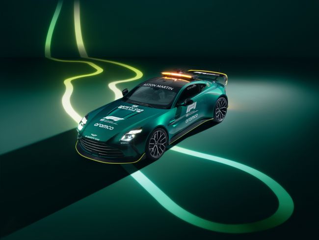 以更強大性能從容領跑F1 2024 Aston Martin Vantage F1 Safety Car